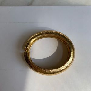 Bangle bracelet
